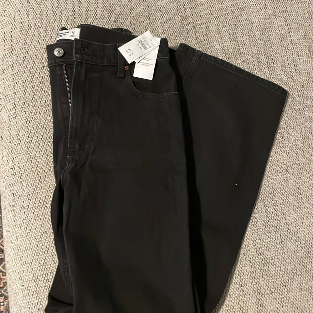 Abercrombie & Fitch Women's 90s Relaxed Jean